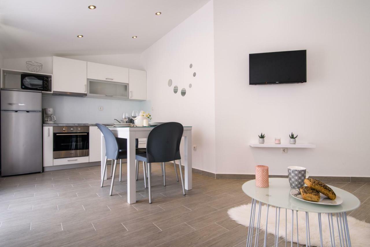 Apartmani Ville Vengo トロギール エクステリア 写真