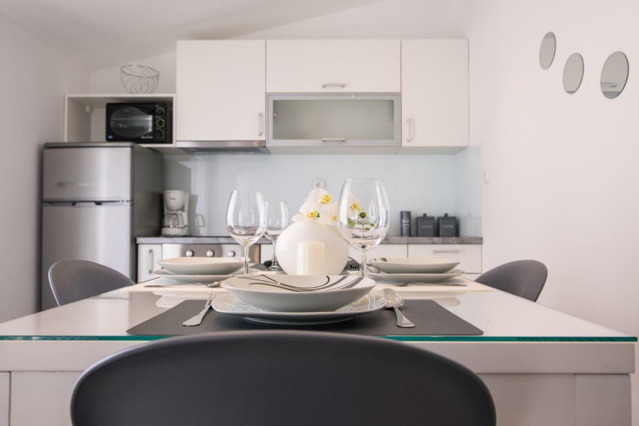 Apartmani Ville Vengo トロギール エクステリア 写真