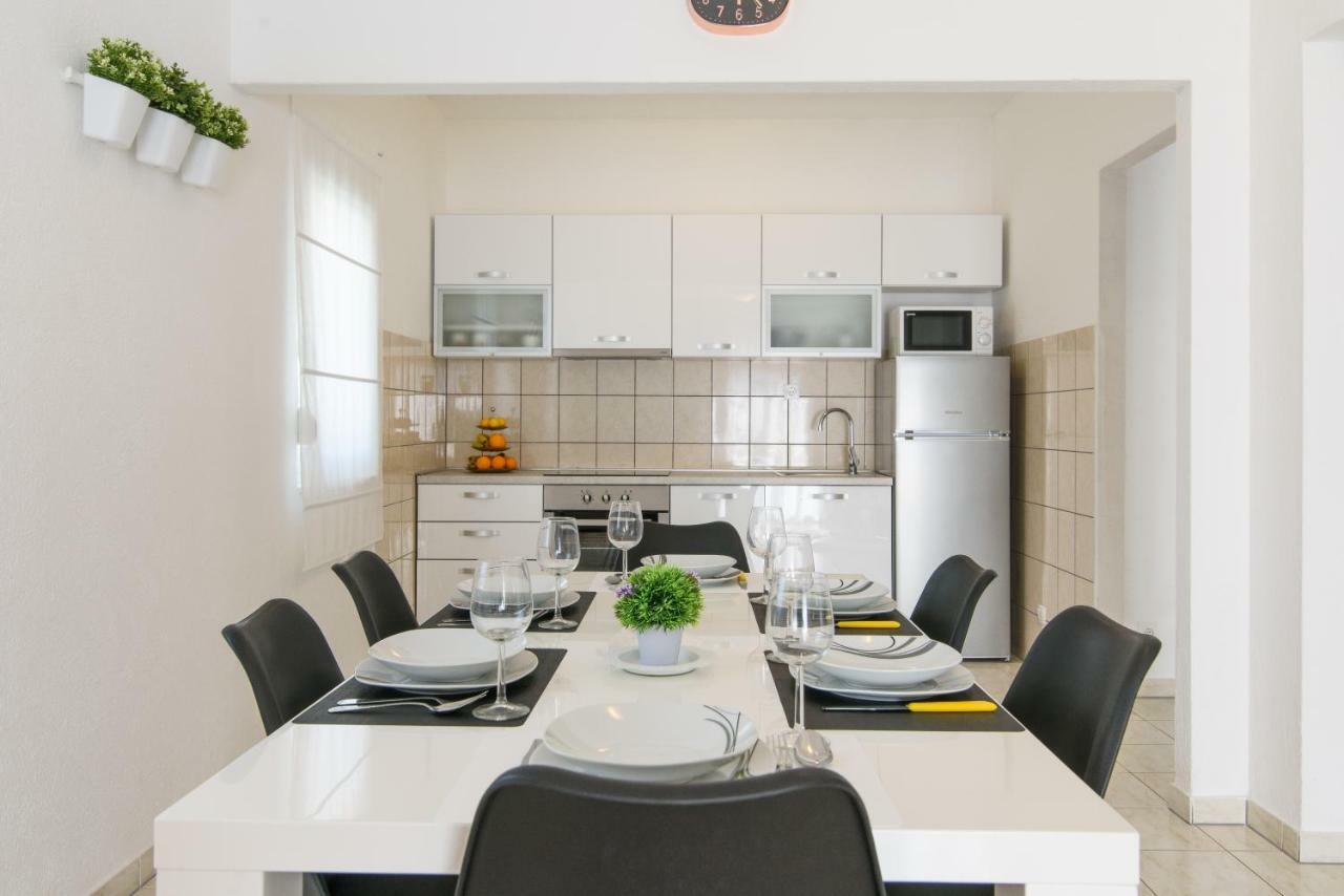 Apartmani Ville Vengo トロギール エクステリア 写真